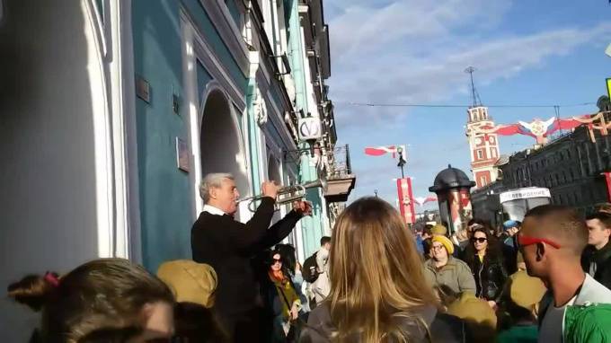 Трубач Дядя Миша сыграет для пациентов больницы имени Павлова - piter.tv - Санкт-Петербург