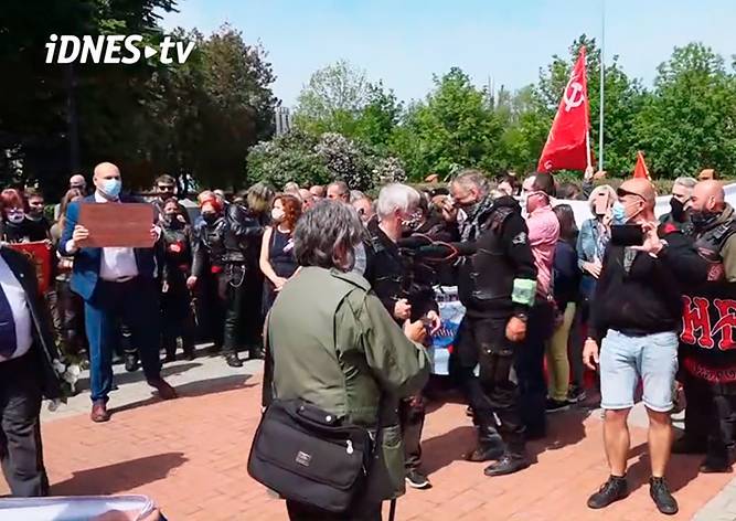 Полиция начала проверку акции «Ночных волков» в Праге - vinegret.cz - Чехия - Прага