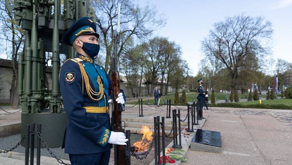 Михаил Ведерников - В Пскове 500 военнослужащих дивизии ВДВ вышли на торжественный парад - dp.ru - Россия - Псковская обл. - Псков
