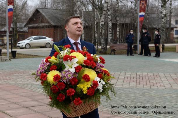 В Сосногорском районе возложили цветы к памятным мемориалам - bnkomi.ru - район Сосногорский
