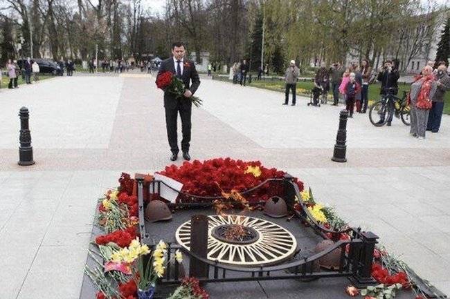 Дмитрий Миронов - Губернатор Ярославской области почтил память погибших в Великой Отечественной войне - infox.ru - Москва - Санкт-Петербург - Ярославская обл.