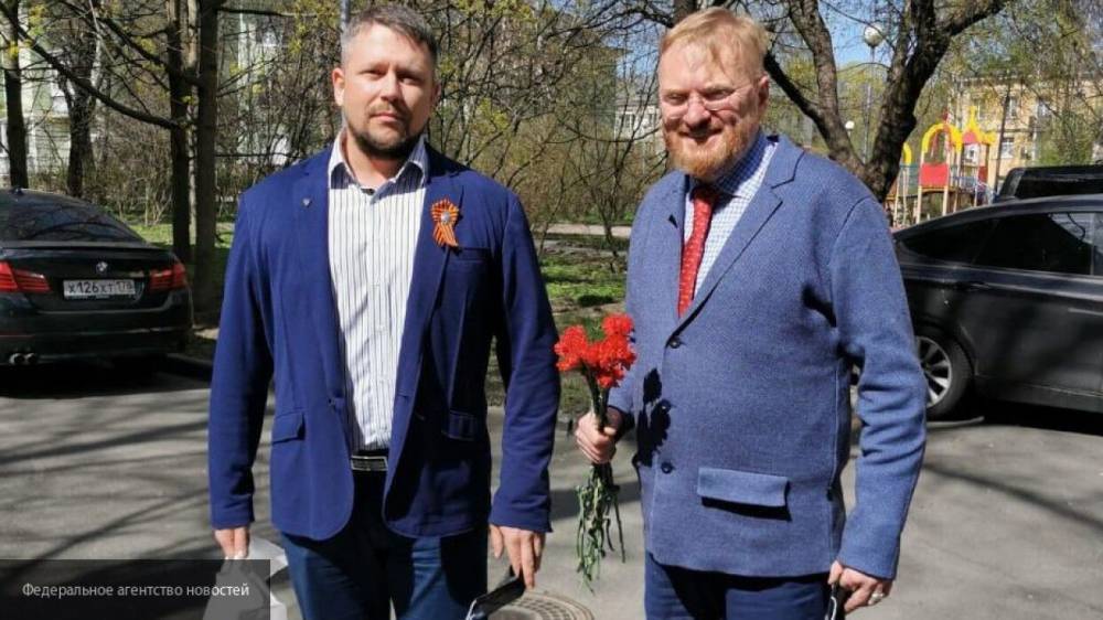 Виталий Милонов - Депутат Милонов и актер Соловьев подарили ветеранам ВОВ из Петербурга продуктовые наборы - nation-news.ru - Санкт-Петербург