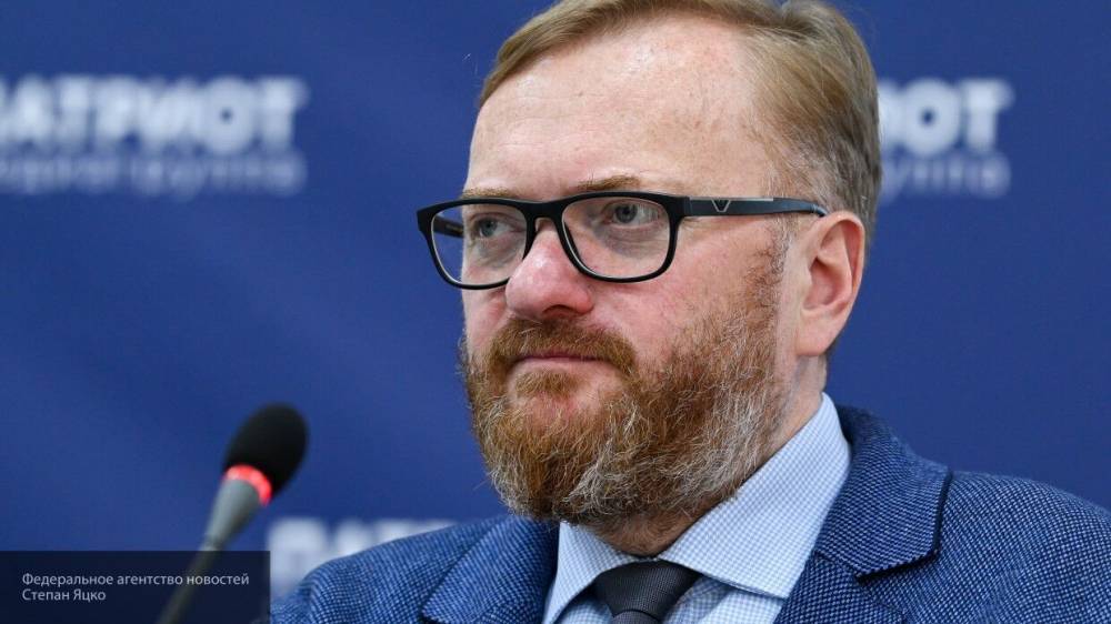 Виталий Милонов - Актер Соловьев и депутат Милонов вручили ветеранам в Петербурге подарки в честь 9 Мая - polit.info - Санкт-Петербург