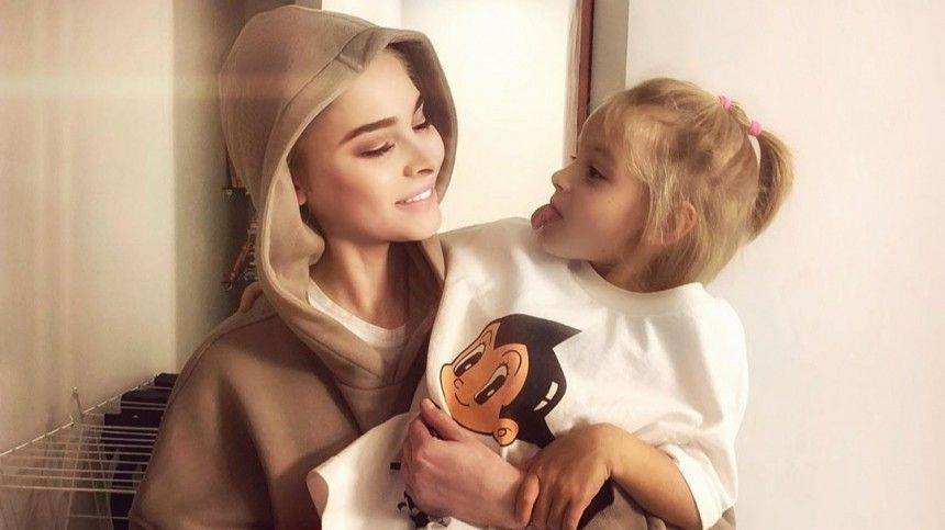 Алена Шишкова - Дочь Тимати раскрыла секрет своей худобы в уморительном видео - 5-tv.ru