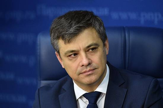 Дмитрий Морозов - Морозов призвал оказать дополнительную финансовую поддержку абсолютно всем медикам - pnp.ru