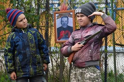 Россияне подсчитали расходы на будущее детей - lenta.ru - Москва - Россия - Санкт-Петербург - Махачкала