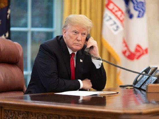 Дональд Трамп - Трампа эвакуировали в бункер в ходе протестов у Белого дома - usa.one - США - New York