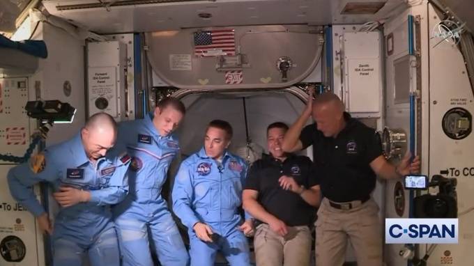 Илон Маск - Дмитрий Рогозин - Crew Dragon - Маск по-русски ответил Рогозину на поздравления с удачным стартом - piter.tv - США