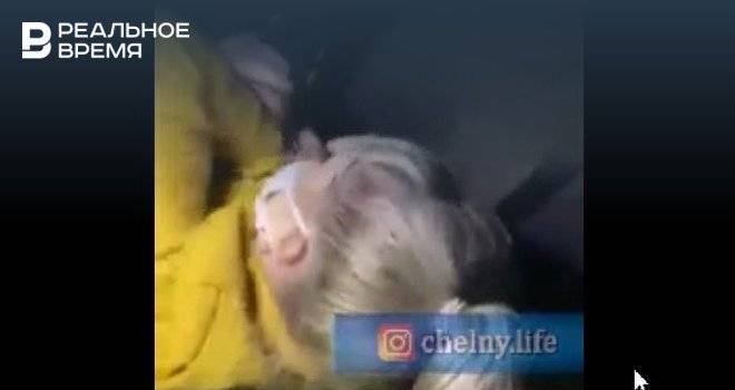 В Елабуге сотрудники полиции без перчаток задержали девушку за их отсутствие - realnoevremya.ru - Набережные Челны - Татарстан