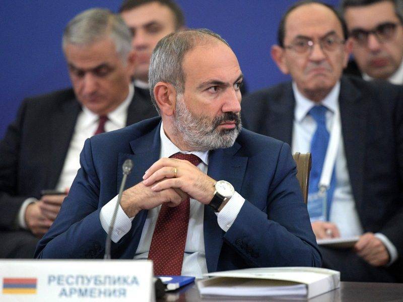 Никол Пашинян - Премьер Армении Пашинян и вся его семья заразились коронавирусом - bloknot.ru - Армения
