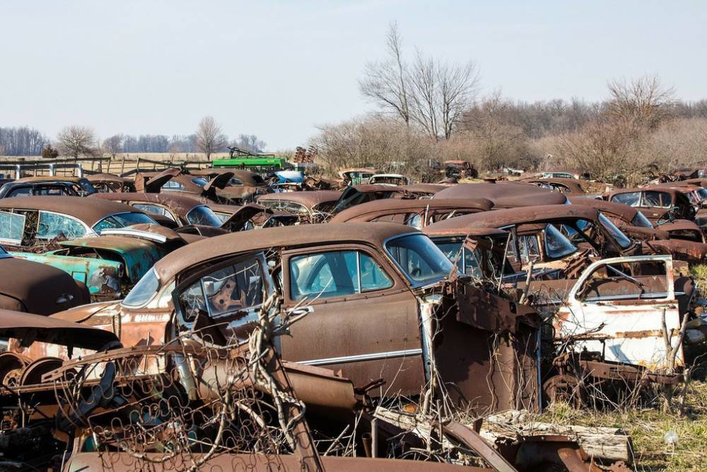 В России собрались ввести штраф за брошенные автомобили - mk.ru - Россия - Санкт-Петербург