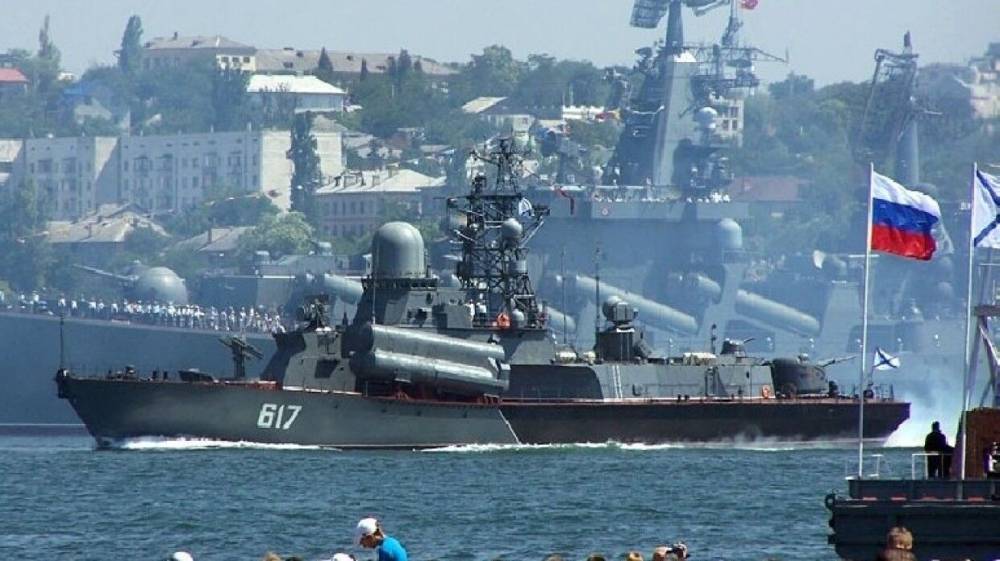 Около 90 единиц техники Черноморского флота примут участие в параде Победы в Севастополе - politros.com - Россия - Севастополь
