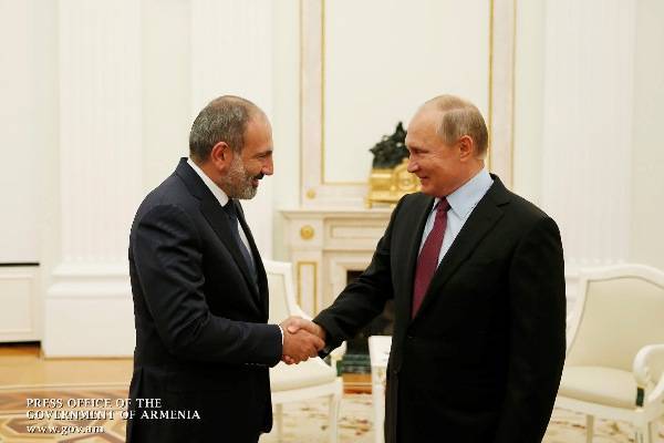 Никол Пашинян - Михаил Мишустин - Путин и Мишустин поздравили заразившегося Covid-19 Пашиняна с днём рождения - eadaily.com - Россия - Армения