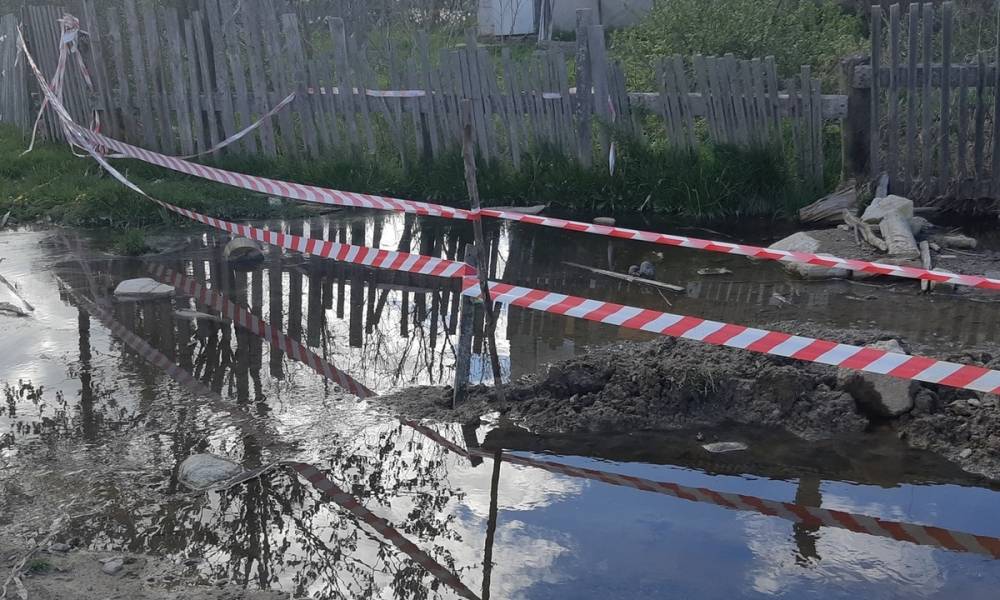 «Страшно, не передать словами!» В Карелии 4-летний ребенок чуть не утонул в яме с водой - gubdaily.ru - Карелия
