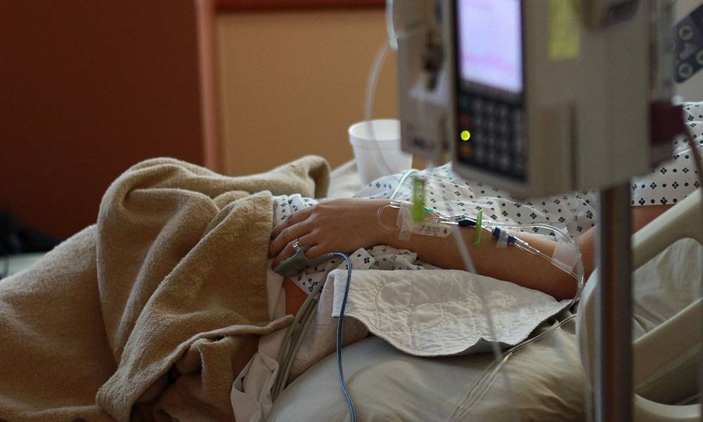 Женщина с коронавирусом умерла в Карелии. Еще восемь человек заболели - gubdaily.ru - Карелия - Петрозаводск - Беломорск