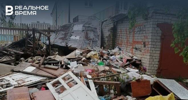 В Зеленодольске территорию вокруг садика завалили мусором - realnoevremya.ru - Зеленодольск - Татарстан