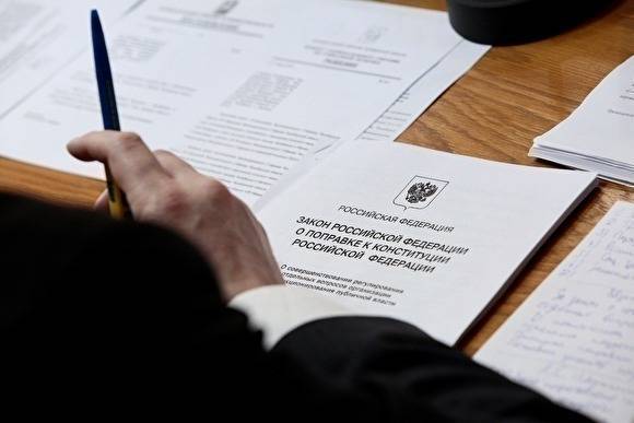 Опрос: больше половины россиян считают, что после пандемии нужно убирать запреты - znak.com