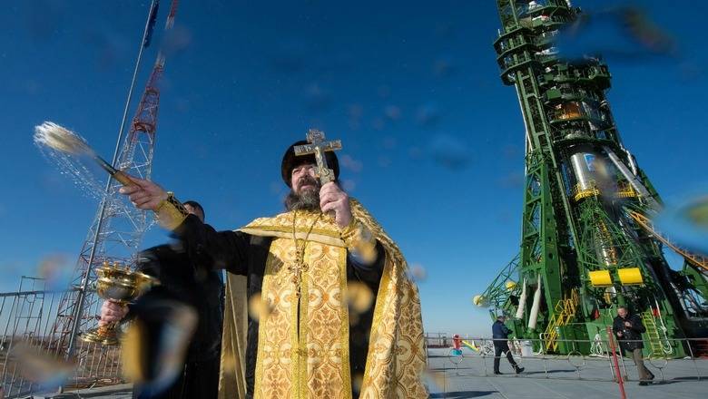 Илон Маск - Вопрос дня: а ракету Маска перед стартом освятили? - newizv.ru