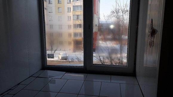 В Москве подполковник полиции с коронавирусом выпала из окна больницы - znak.com - Москва - Россия