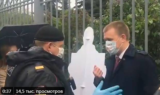 Илья Азар - Евгений Ступин - В Москве полиция задержала депутата столичной думы за пикет в поддержку Ильи Азара - og.ru - Москва