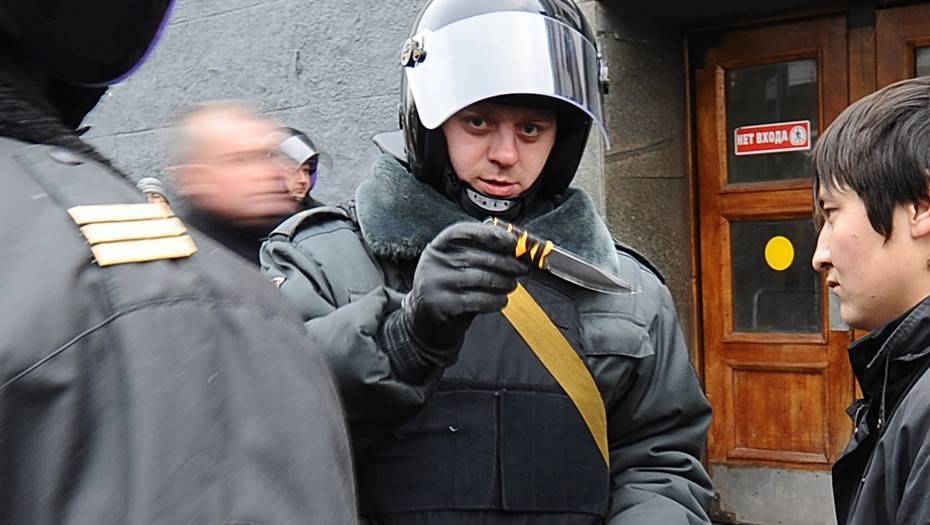 Защитника незаконной торговли за нападение с ножом осудили условно - dp.ru - Санкт-Петербург