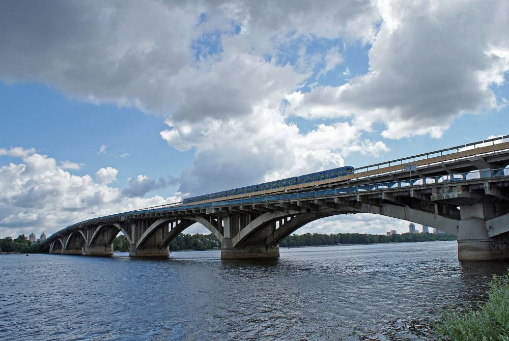 В Киеве снова заминировали мост Метро: проводится проверка - prm.ua - Киев
