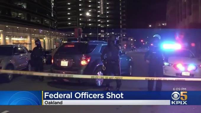 Ариан Гранд - В Окленде обстреляли здание американской полиции - piter.tv - США - шт. Калифорния - Окленд