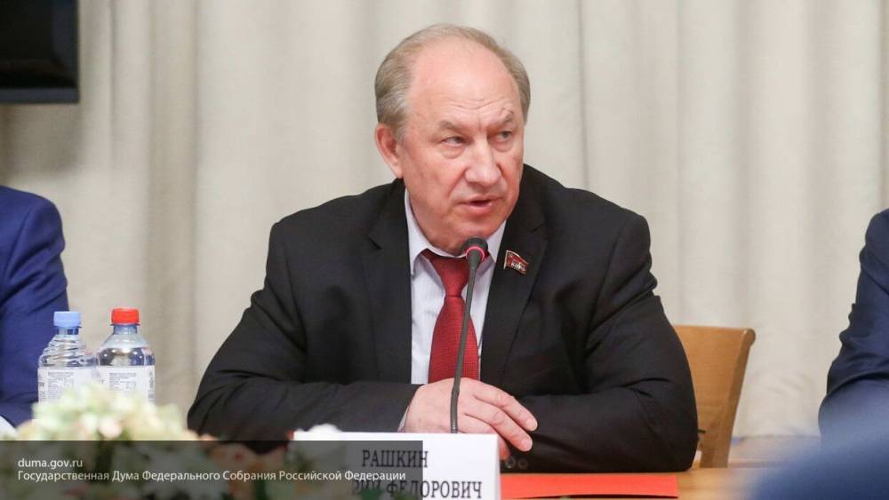 Валерий Рашкин - Рашкин строит "конспирологические" теории, пытаясь дискредитировать единый реестр данных - polit.info - Москва - Россия