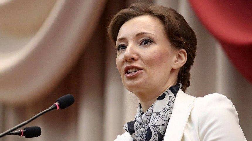 Владимир Путин - Анна Кузнецова - Кузнецова предложила реформировать систему органов опеки и попечительства в РФ - 5-tv.ru - Россия
