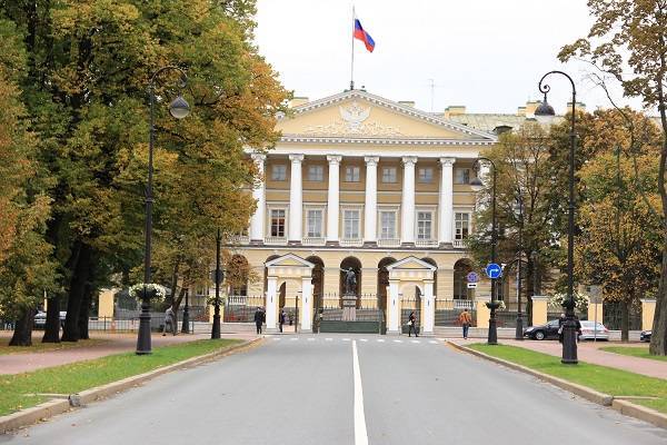 Алексей Корабельников - Смольный хочет расширить список предприятий, которые могут претендовать на налоговые льготы - abnews.ru - Петербурга - Новости - Петербург