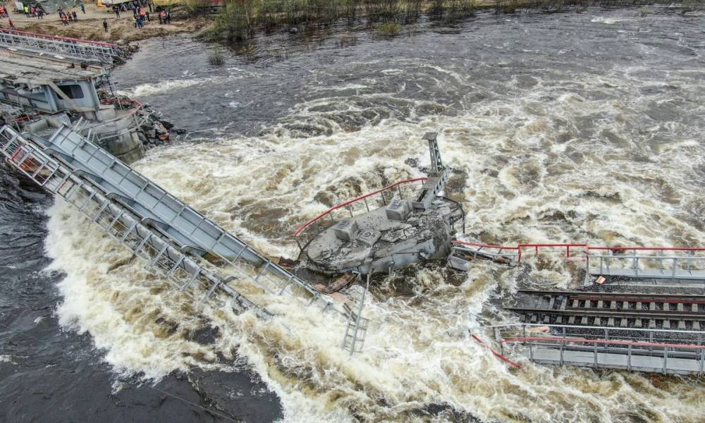 В Мурманской области рухнул железнодорожный мост - gubdaily.ru - Мурманск - Мурманская обл. - район Кольский