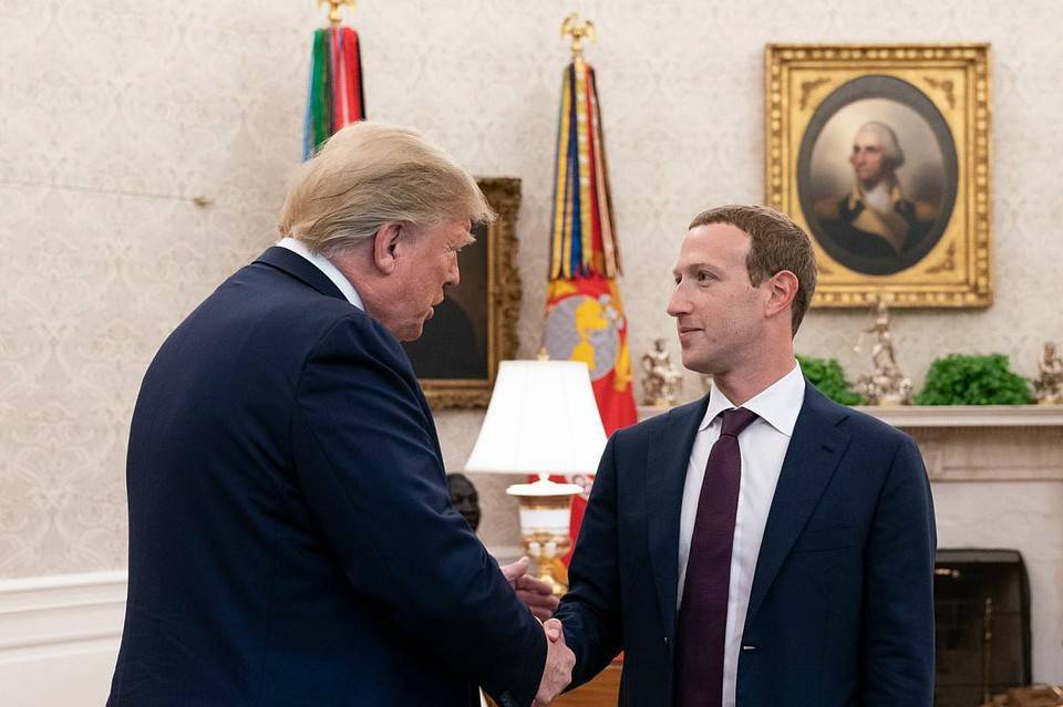 Дональд Трамп - Марк Цукерберг - Работники Facebook восстали против Цукерберга из-за поста Трампа в Twitter - focus.ua - США - Twitter