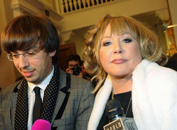 Алла Пугачева - Максим Галкин - "Сыр подвел": Максим Галкин показал, чем его накормила Алла Пугачева - bimru.ru