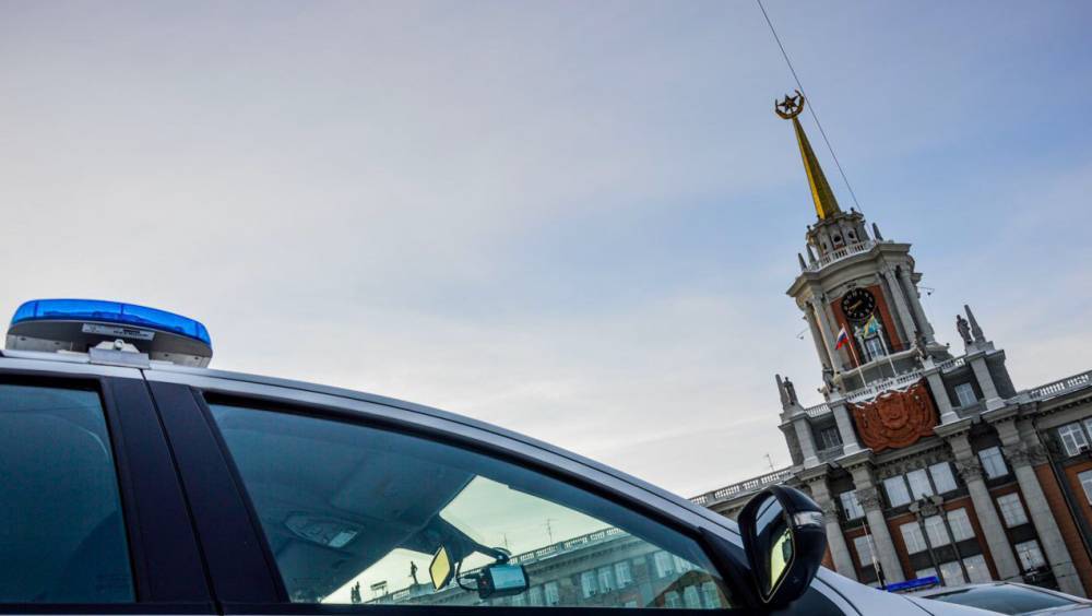 В Екатеринбурге полицейские застрелили мужчину, подозреваемого в хищении четырех рулонов обоев - theins.ru - Екатеринбург