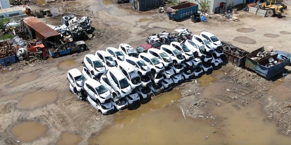 Автомобили каршеринга отвезли на свалку в США. Фотофакт - autonews.ru - США - Лос-Анджелес