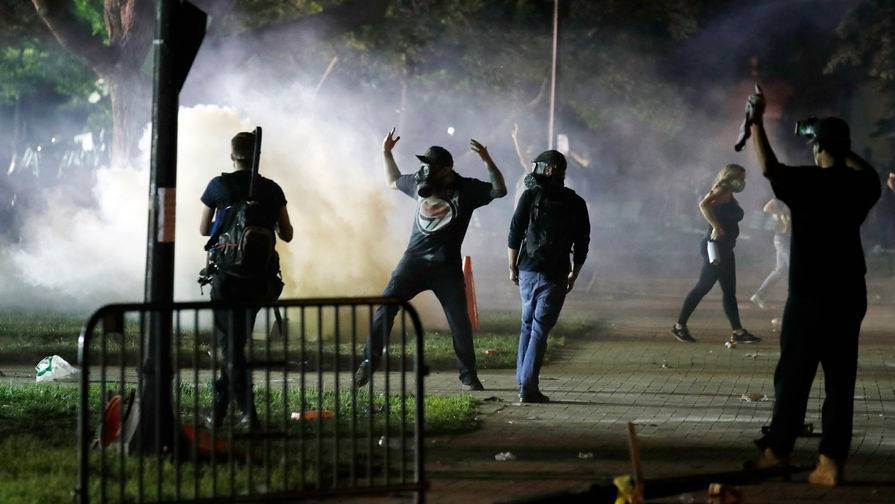 Джордж Флойд - В Вашингтоне арестовали 88 протестующих - gazeta.ru - США - Вашингтон