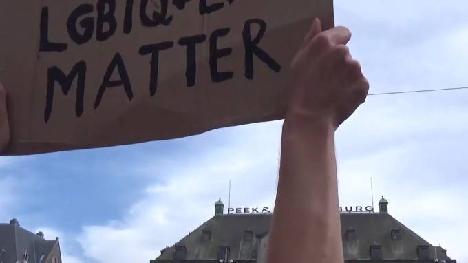 Джордж Флойд - В Амстердаме тысячи людей вышли на митинг против жесткости полиции в США и ЕС - piter.tv - США - Амстердам