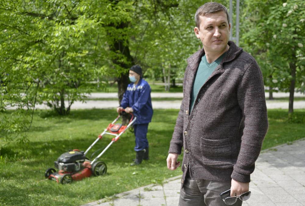 Район оборудуют скамейками по единому стандарту - vm.ru - Благоустройство