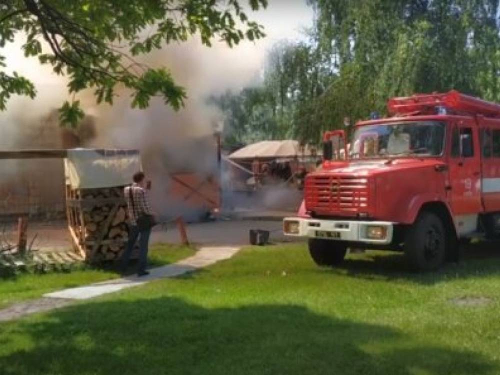 Жильцы ощутили запах газа и вызвали ГСЧС: В Киеве мужчина поджег балкон - 24news.com.ua - Киев - Гсчс