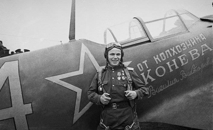 Владимир Зеленский - Страна (Украина): залет Зеленского. Как в Киеве проигнорировали столетие украинского аса Ивана Кожедуба - inosmi.ru - Украина - Киев