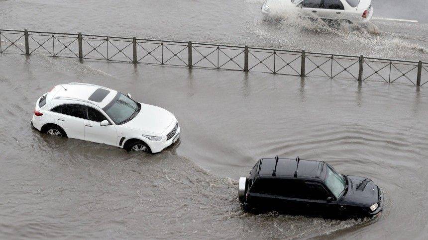 Первый летний ливень затопил Санкт-Петербург — видео - 5-tv.ru - Санкт-Петербург - Благовещенск