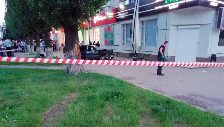 В Воронеже сотрудник полиции выехал на тротуар и насмерть задавил пешехода - vesti.ru - Россия - Воронеж