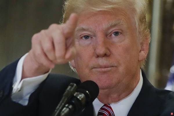 Дональд Трамп - Джордж Флойд - Трамп готовит полицейскую реформу на фоне протестов - nakanune.ru - США - Вашингтон - Протесты