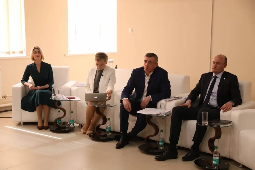 Валерий Лимаренко - Лимаренко: пандемию мы не победим, ждем вакцину - sakhalin.info - Россия - Сахалинская обл.