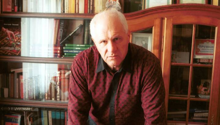 Анатолий Трушкин - Писатель-сатирик Анатолий Трушкин умер от коронавируса - vesti.ru - Россия