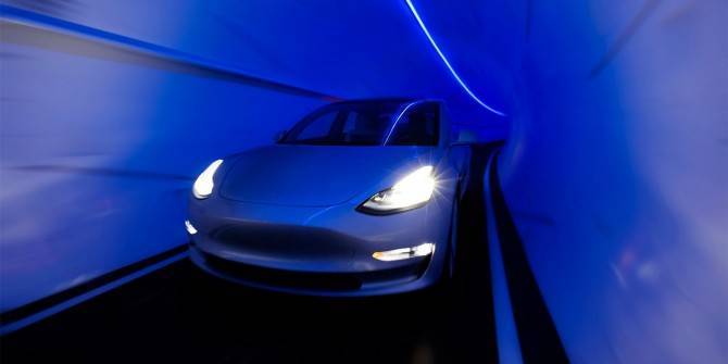Tesla выпустит новый электрокар для езды по подземным тоннелям - autostat.ru - шт. Калифорния