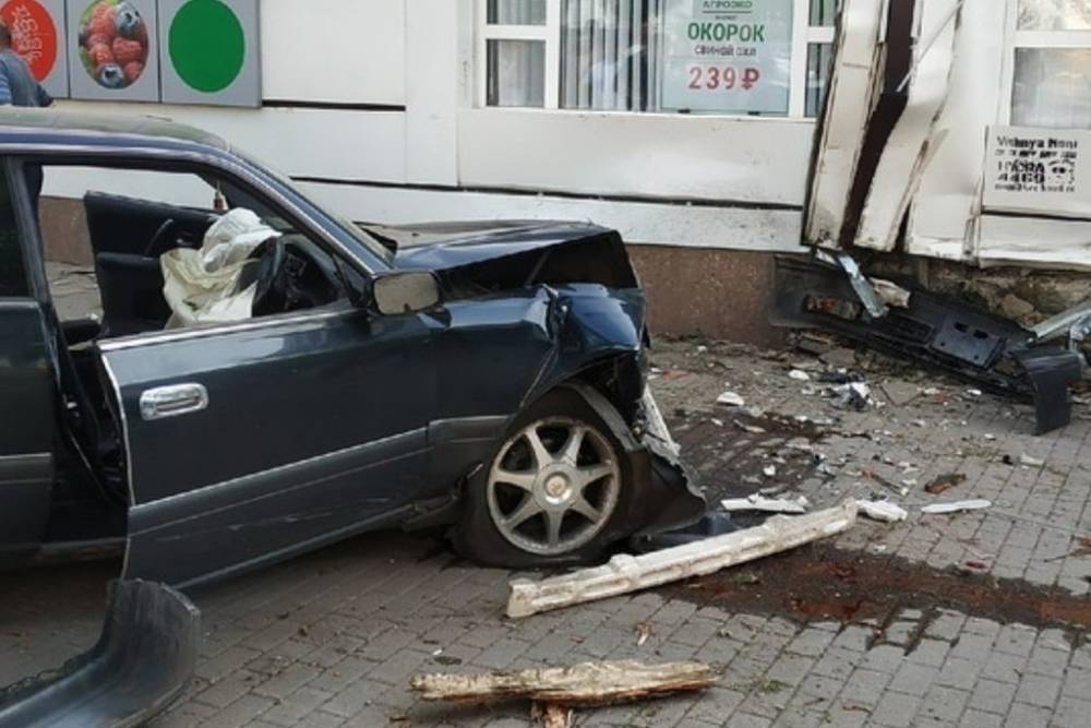 За смертельное ДТП на тротуаре в Воронеже задержан полицейский - mk.ru - Воронеж