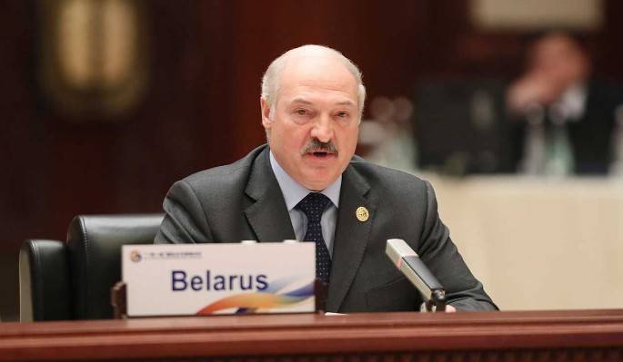 Александр Лукашенко - Андрей Суздальцев - Политолог объяснил грубое поведение Лукашенко: Обезумел от страха - newzfeed.ru - Белоруссия