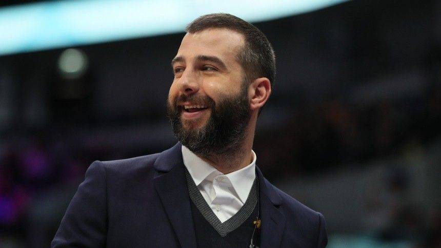 Алексей Панин - Иван Ургант - Михаил Кокшенов - Ургант разнес Панина после скандала на похоронах Михаила Кокшенова - 5-tv.ru - Москва - Россия