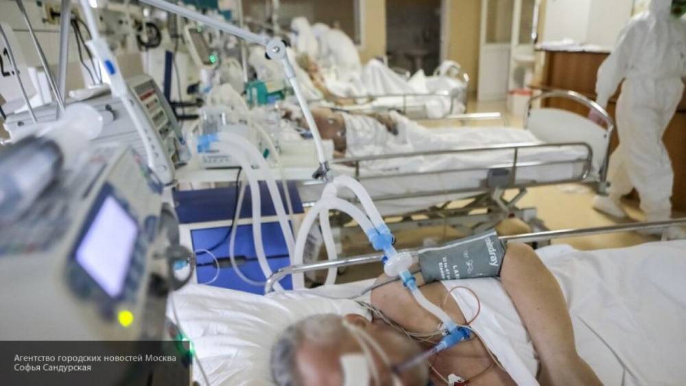 Анатолий Альтштейн - Вирусолог Альтштейн напомнил жителям Петербурга о важности защиты от COVID-19 - nation-news.ru - Москва - Россия - Петербурга